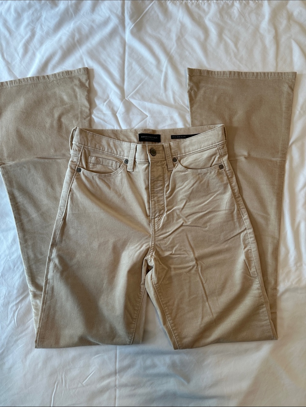 Banana Republic Wide Leg Jeans in Light Tan/Cream